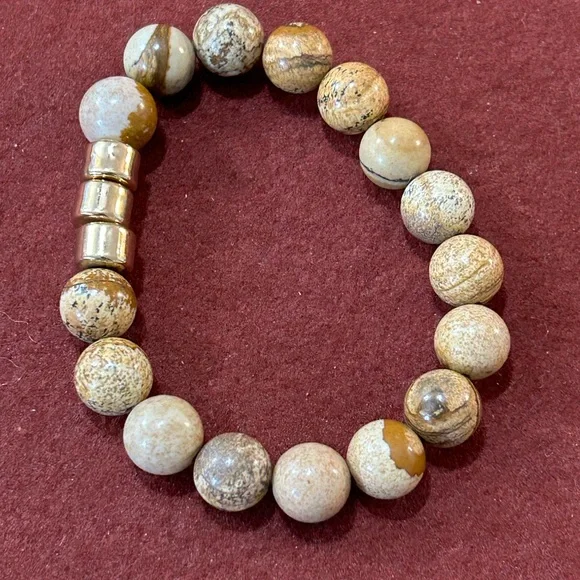 Elegant Beaded Bracelet - Picture 2 of 6